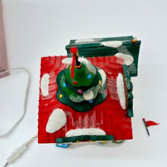 Depart 56 North Pole Series Jolly Fellow Toy Co. Store Village‎ Building 40355 - Picture 7 of 12